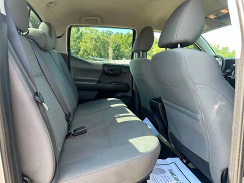 Used 2018 Toyota Tacoma SR RWD image 14