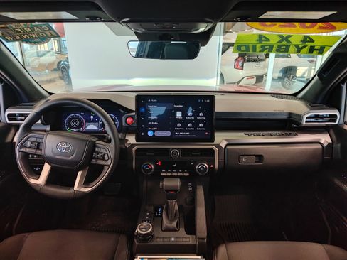 Used 2025 Toyota Tacoma TRD Off-Road AWD/4WD image 30