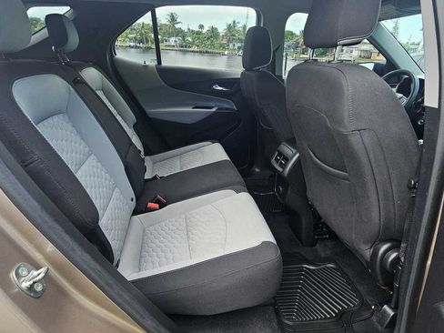 Used 2018 Chevrolet Equinox LS FWD image 23