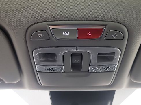 Used 2025 Kia Telluride S AWD/4WD image 35