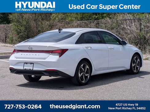 Used 2023 Hyundai Elantra SEL w/ Convenience Package image 5