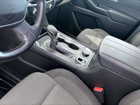 Used 2021 Chevrolet Traverse LT FWD image 15
