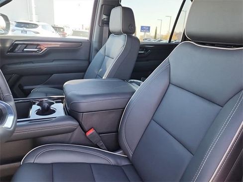 New 2026 GMC Yukon XL Elevation image 14