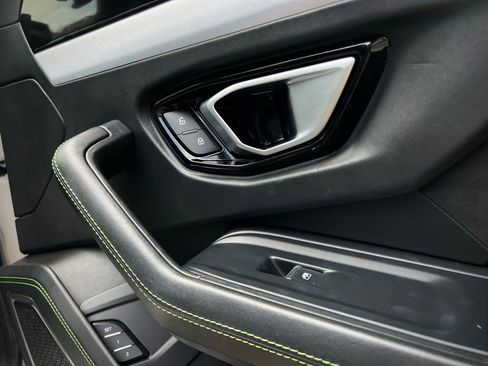 Used 2022 Lamborghini Urus image 41