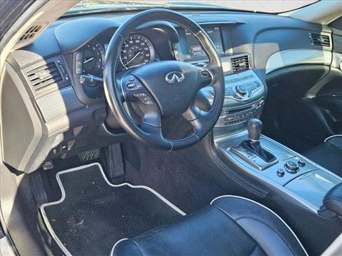 Used 2019 INFINITI Q70 Luxe image 10