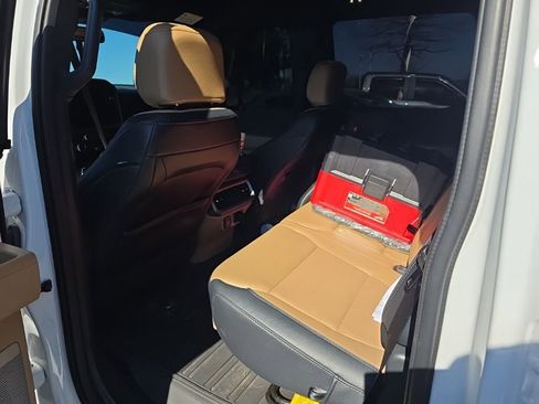 Used 2023 Ford F150 Lariat w/ Equipment Group 502A High image 3