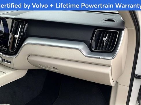 Used 2022 Volvo XC60 B5 Momentum image 20