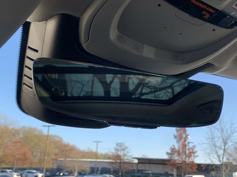 Used 2025 Volvo XC90 B5 Plus image 27