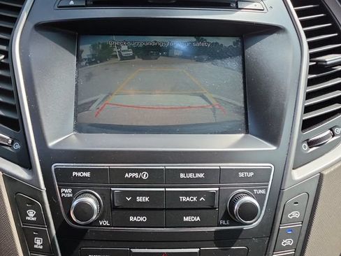 Used 2018 Hyundai Santa Fe SE AWD/4WD image 18