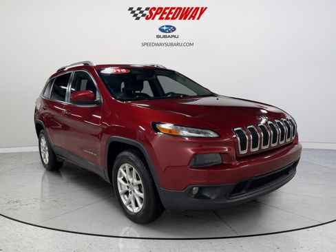 Used 2016 Jeep Cherokee Latitude w/ Cold Weather Group image 2