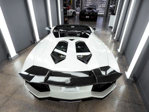 Used 2016 Lamborghini Aventador LP 700-4 AWD/4WD image 8