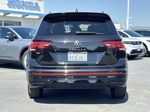 Used 2022 Volkswagen Tiguan SE R-Line image 4