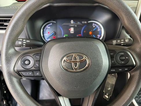 Used 2024 Toyota RAV4 LE AWD/4WD image 22