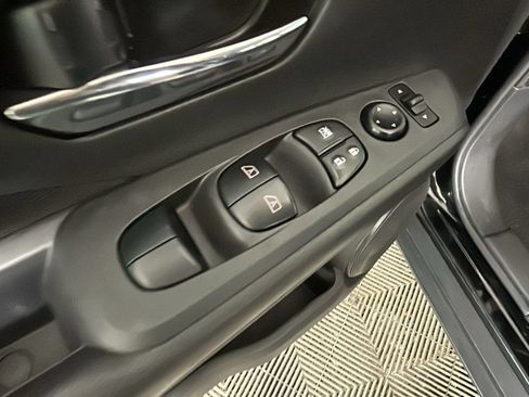 Used 2023 Nissan Kicks SV FWD image 12