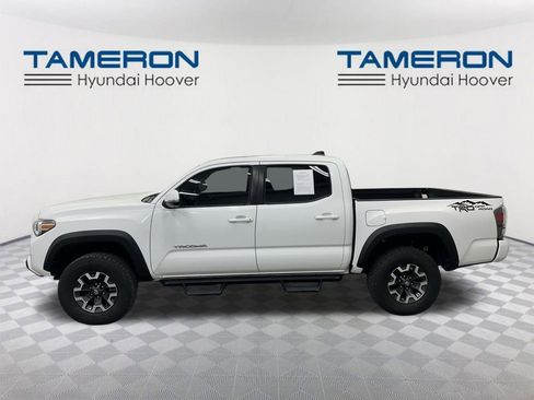 Used 2020 Toyota Tacoma TRD Off-Road w/ TRD Premium Off Road Package AWD/4WD image 2