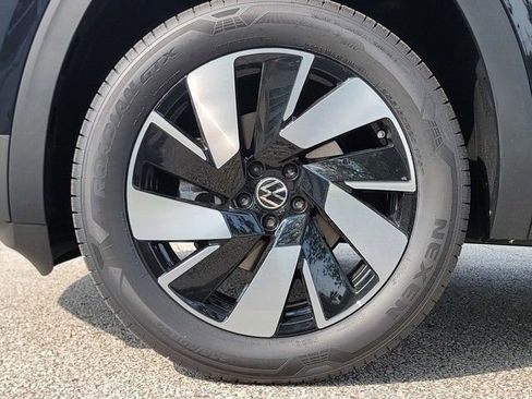 New 2026 Volkswagen Atlas Cross Sport SE image 11