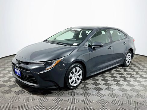Certified 2023 Toyota Corolla LE FWD image 3