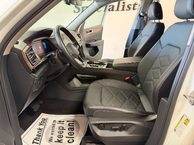 Used 2025 Volkswagen Atlas SE FWD image 11