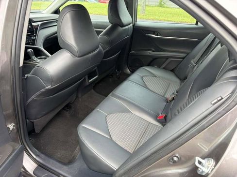 Used 2023 Toyota Camry SE image 10