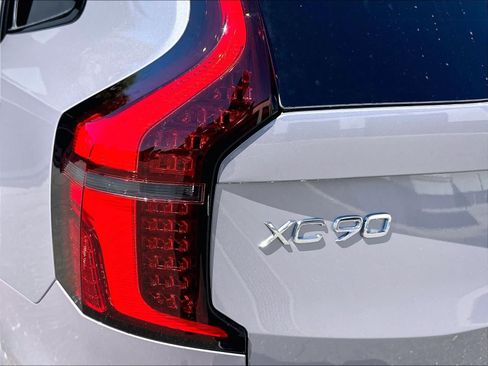 New 2026 Volvo XC90 T8 Ultra w/ Protection Package AWD/4WD image 25