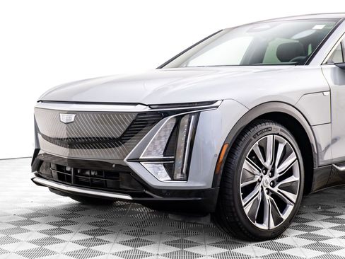 Certified 2024 Cadillac Lyriq Luxury w/ LPO, Floor Liner Package image 42