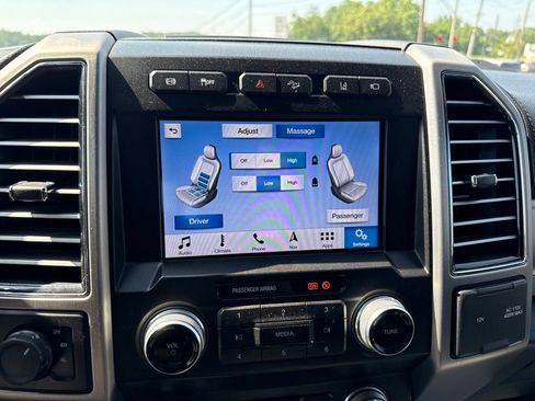Used 2019 Ford F250 Platinum w/ Platinum Ultimate Package AWD/4WD image 39