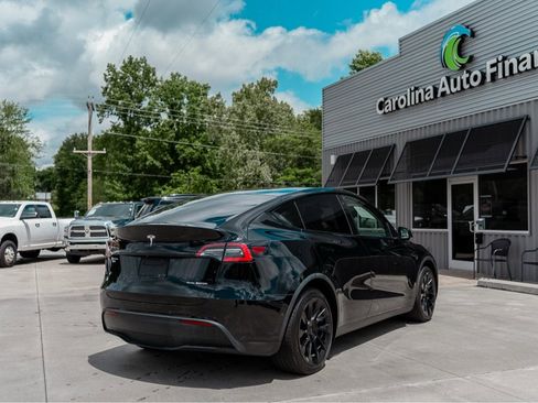 Used 2021 Tesla Model Y Long Range AWD/4WD image 3