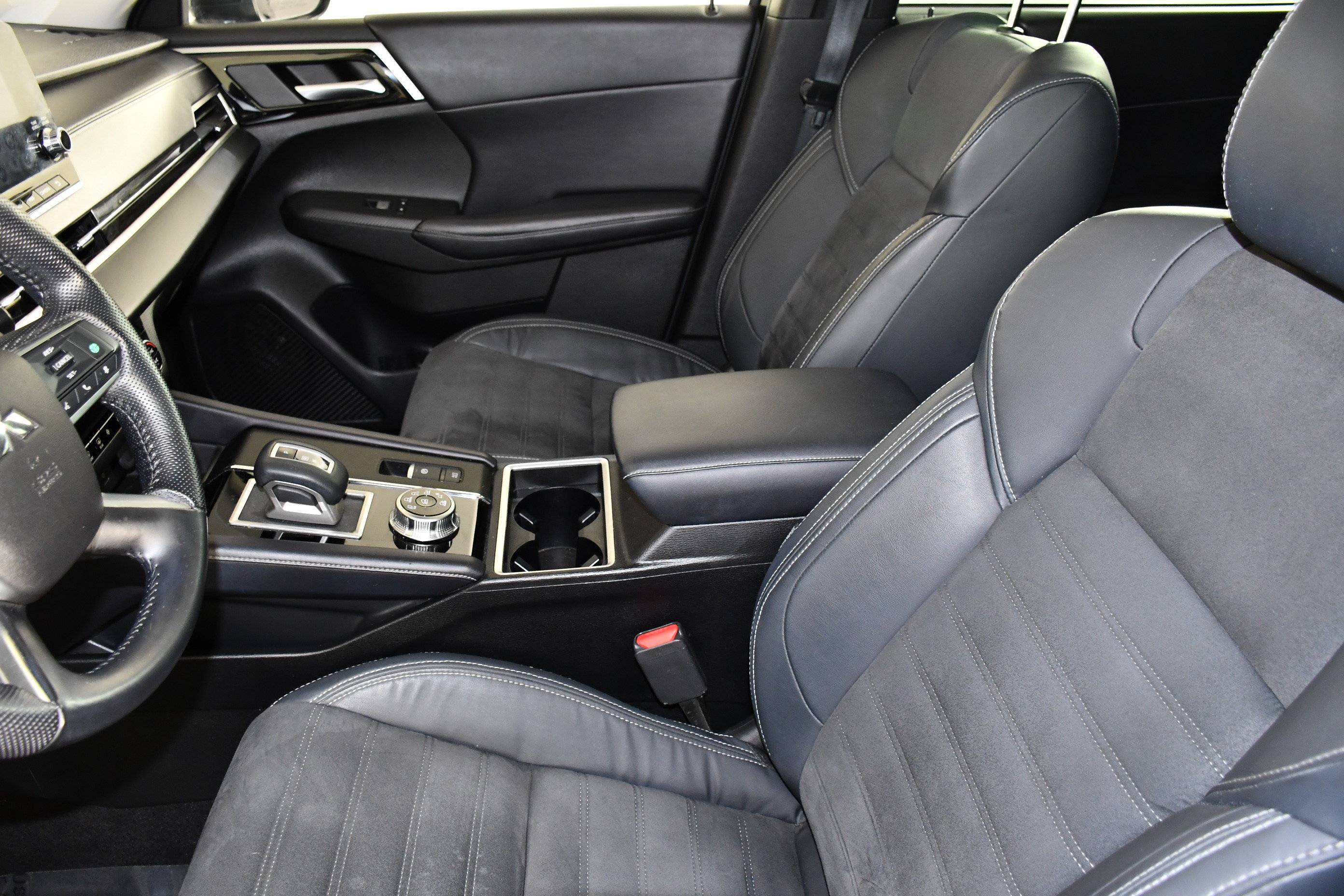 Used 2023 Mitsubishi Outlander SE AWD/4WD image 34