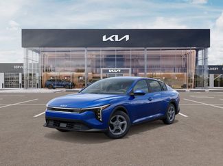 New 2025 Kia K4 LXS image 1