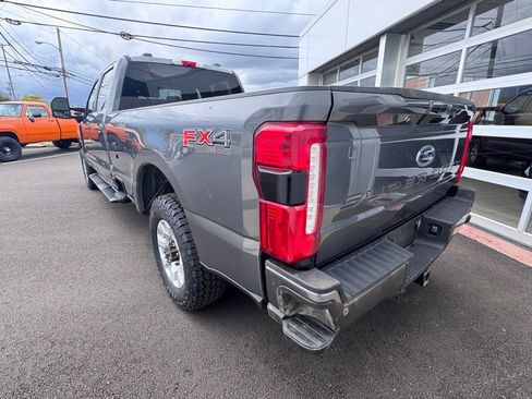 Used 2023 Ford F250 XLT w/ XLT Premium Package AWD/4WD image 3