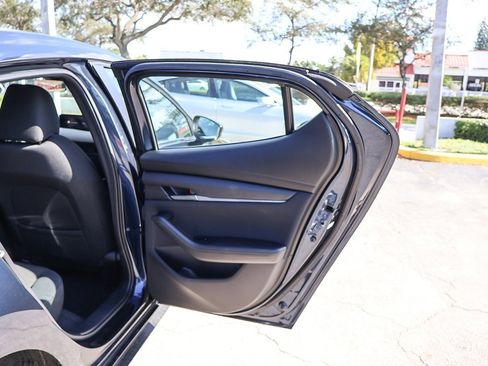 Used 2022 MAZDA MAZDA3 s image 21