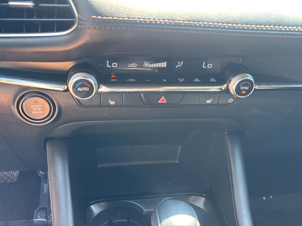 Used 2025 MAZDA MAZDA3 s FWD image 25