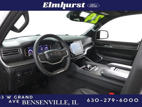 Used 2024 Jeep Wagoneer Series II image 13