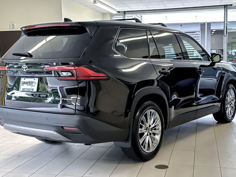 Used 2024 Toyota Grand Highlander AWD image 4