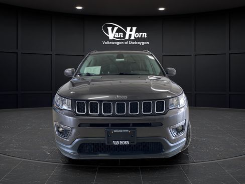 Used 2021 Jeep Compass Latitude w/ Convenience Group AWD/4WD image 2