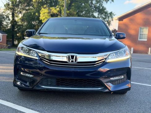 Used 2017 Honda Accord EX-L image 9
