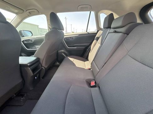 Used 2021 Toyota RAV4 LE image 12