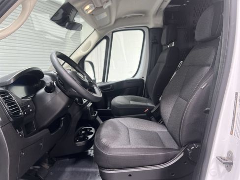 Used 2025 RAM ProMaster 2500 w/ U-Haul Equipment Group FWD image 11