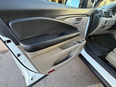 Used 2017 Honda Pilot EX image 13