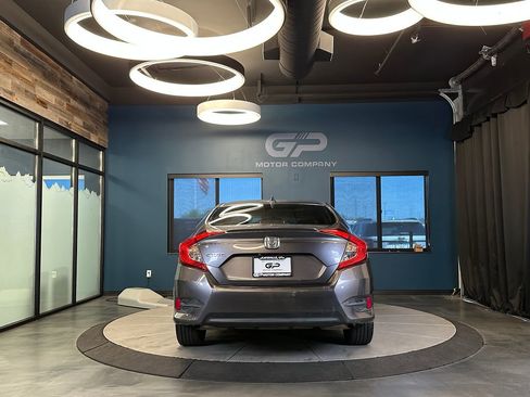 Used 2018 Honda Civic EX-L image 4