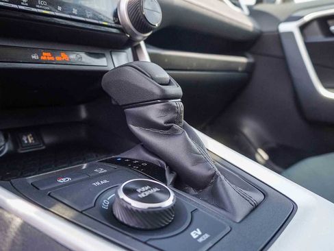 Certified 2025 Toyota RAV4 XLE AWD/4WD image 26