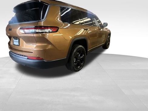 New 2026 Jeep Grand Cherokee L Limited w/ Limited Altitude Package AWD/4WD image 3