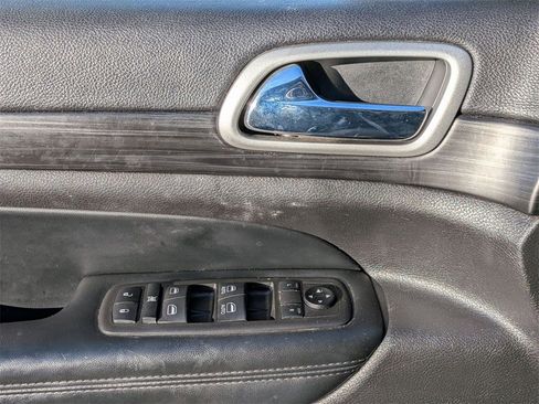 Certified 2021 Jeep Grand Cherokee Laredo X image 15