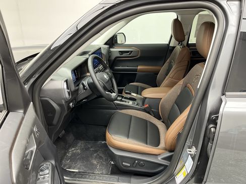 Used 2026 Ford Bronco Sport Outer Banks w/ Outer Banks Tech Package+ AWD/4WD image 3