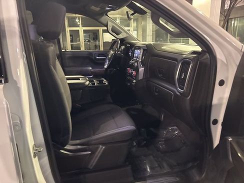 Used 2020 GMC Sierra 1500 SLE w/ SLE Value Package image 34