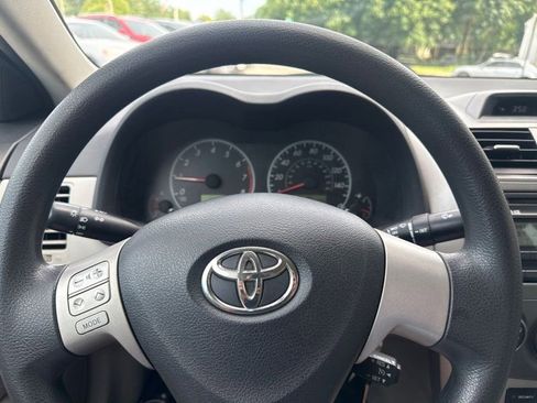 Used 2012 Toyota Corolla LE FWD image 22