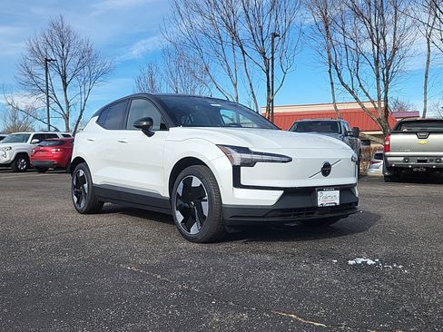 New 2025 Volvo EX30 Ultra w/ Climate Package image 19