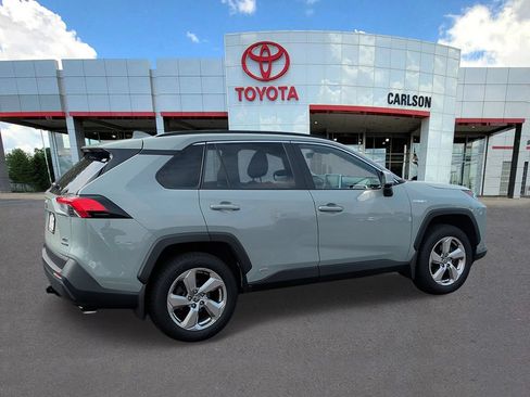 Used 2021 Toyota RAV4 XLE Premium AWD/4WD image 4