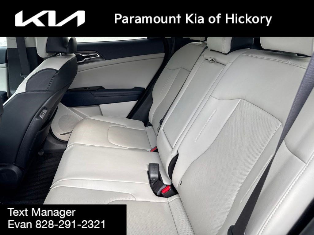 Used 2023 Kia Sportage EX AWD/4WD image 13