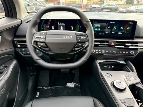 New 2026 Kia Sportage EX image 32